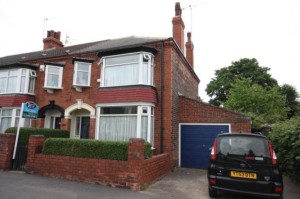 The garage door goes right up to the house wall to which we want to fix the EWI.